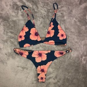 Acacia Swimwear Hibiscus Set